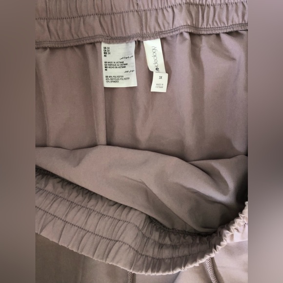 Ideology Commuter Skirt in Sandy Mauve - Picture 7 of 8